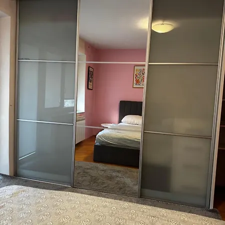 Old Town Ferhadija Apartman *
